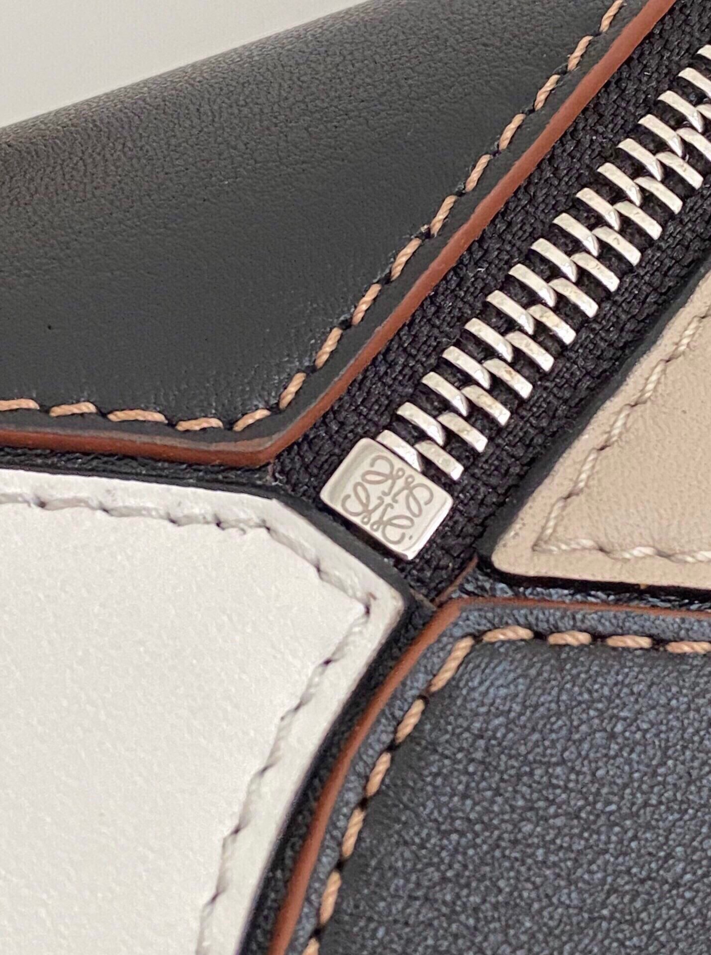 Loewe Puzzle Small Bag-24*10*14CM