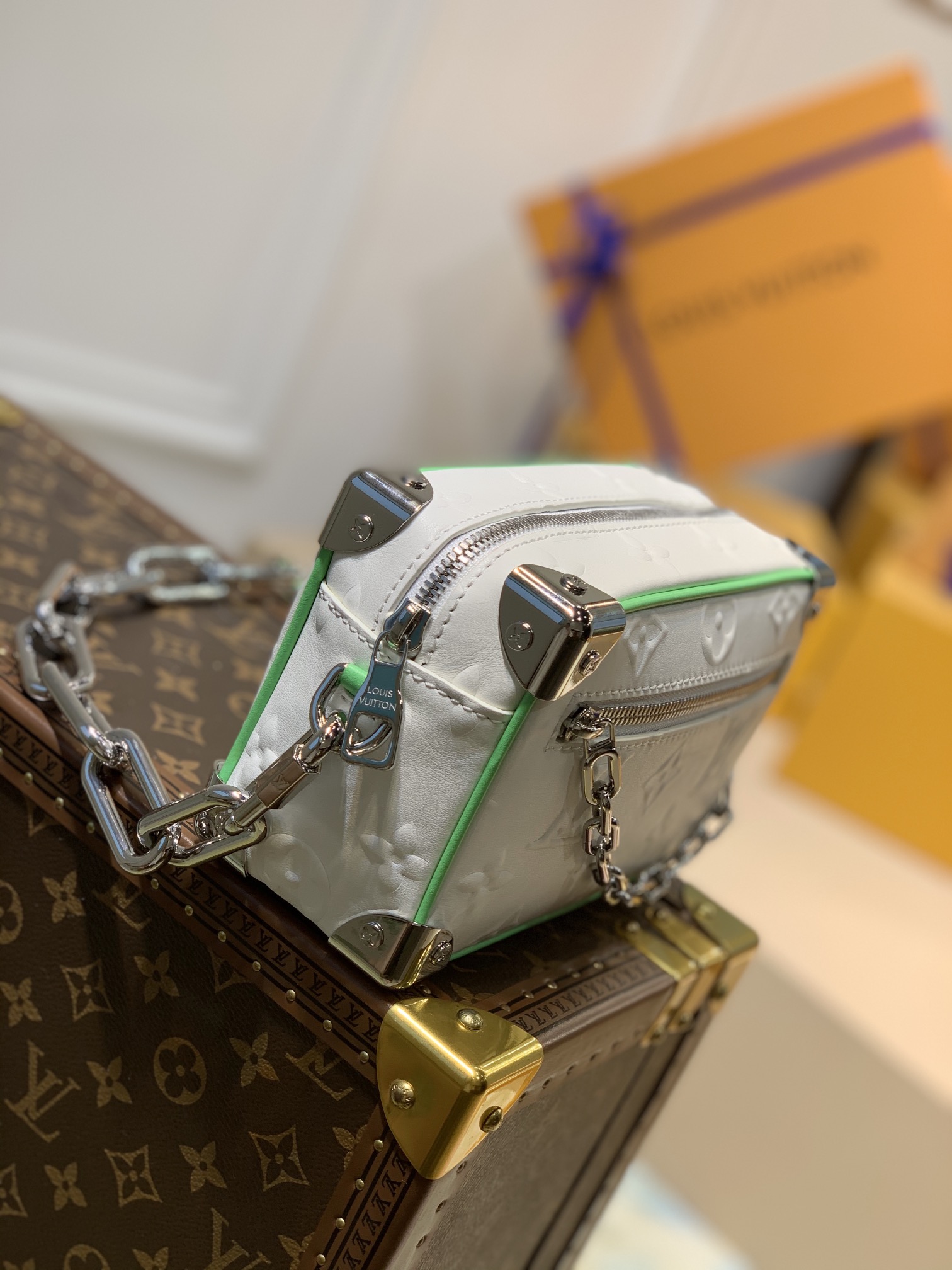 l**is V*t*n mini soft trunk m80033-18.5 x13x8cm