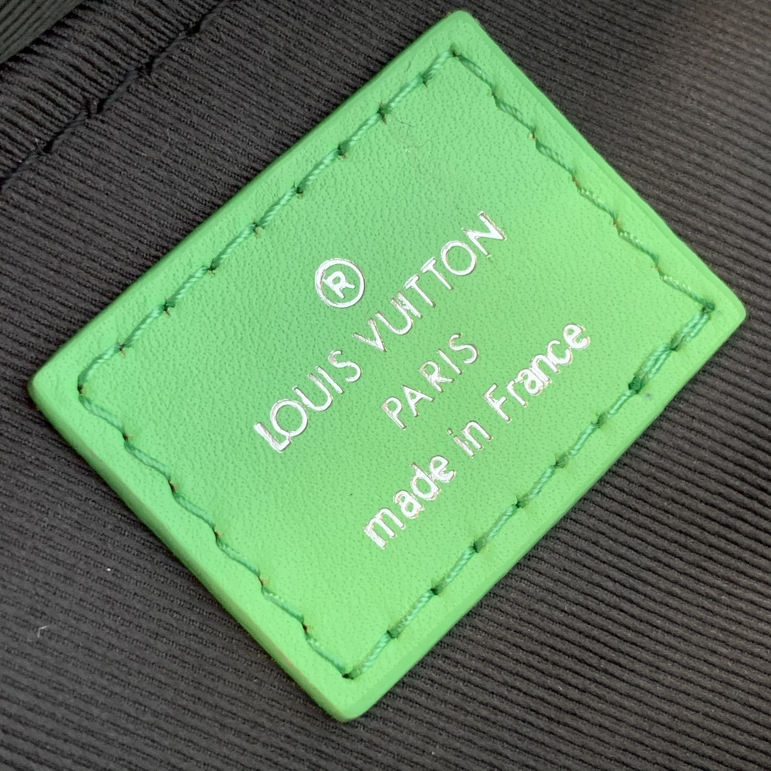 l**is V*t*n mini soft trunk m80033-18.5 x13x8cm