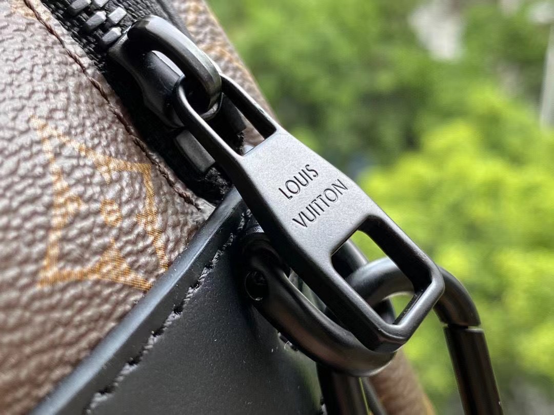 l**is V*t*n s lock bag-m45806-22*18*8cm