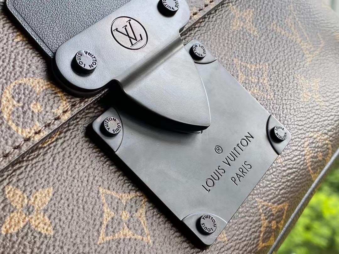 l**is V*t*n s lock bag-m45806-22*18*8cm