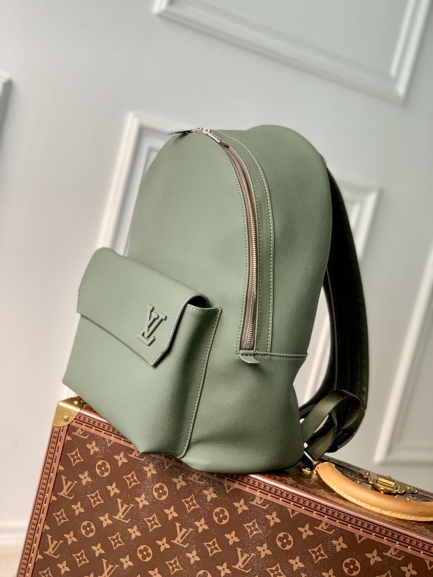 l**is V*t*n aerogram backpack m57079-43*30*14cm