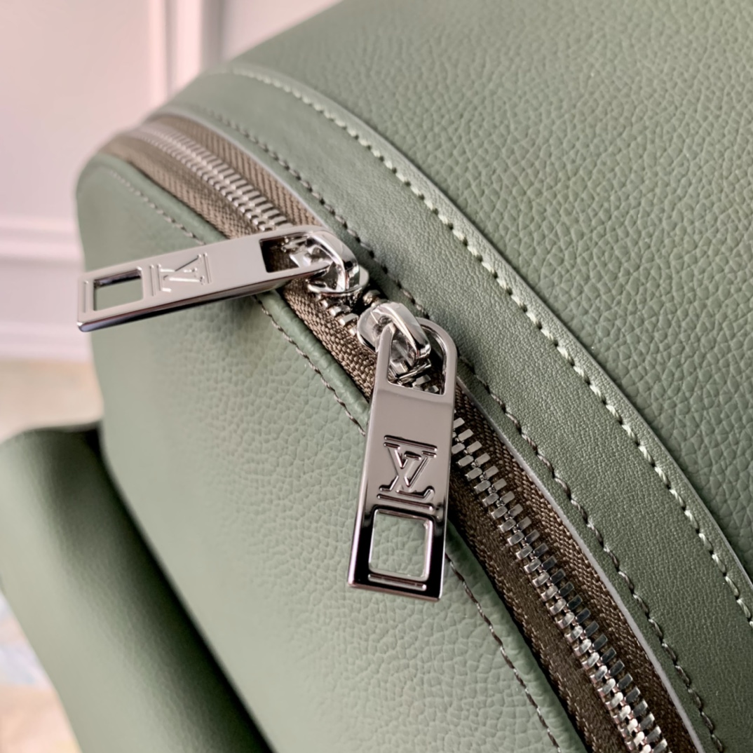 l**is V*t*n aerogram backpack m57079-43*30*14cm