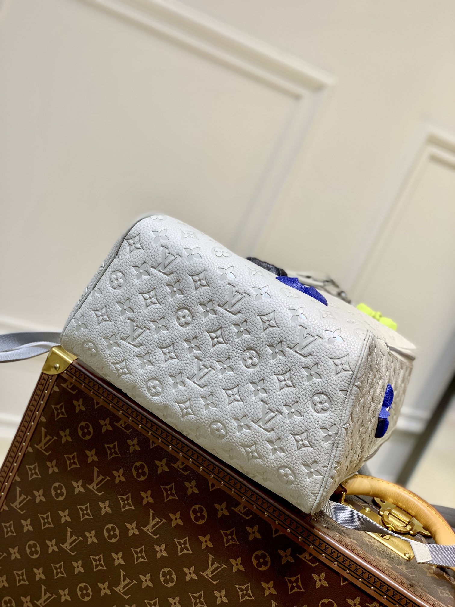 l**is V*t*n ellipse backpack-31*44*17cm