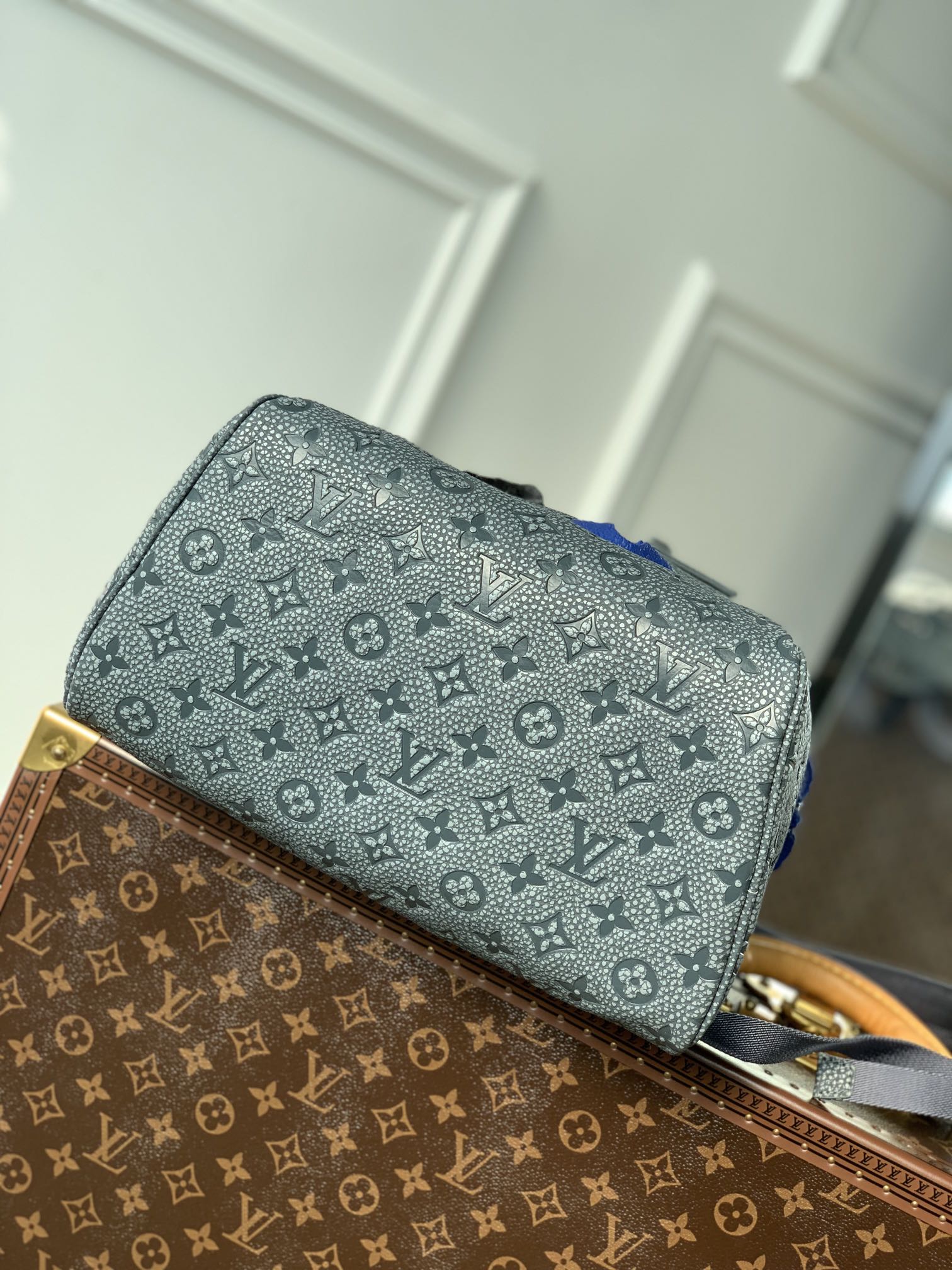 l**is V*t*n ellipse backpack-31*44*17cm