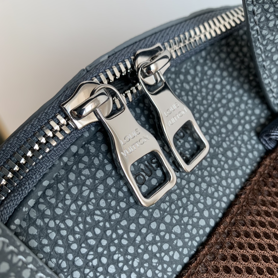 l**is V*t*n ellipse backpack-31*44*17cm