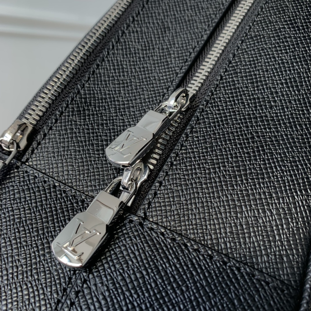l**is V*t*n adrian m30857 backpack-31*39*14cm