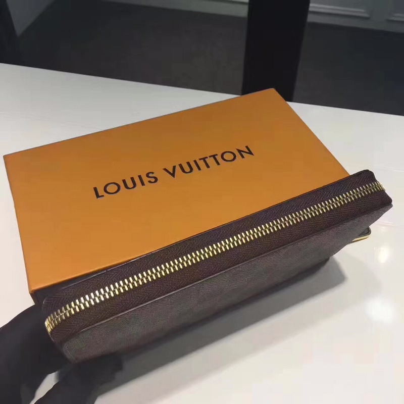 l**is V*t*n zippy wallet-19*10*2cm