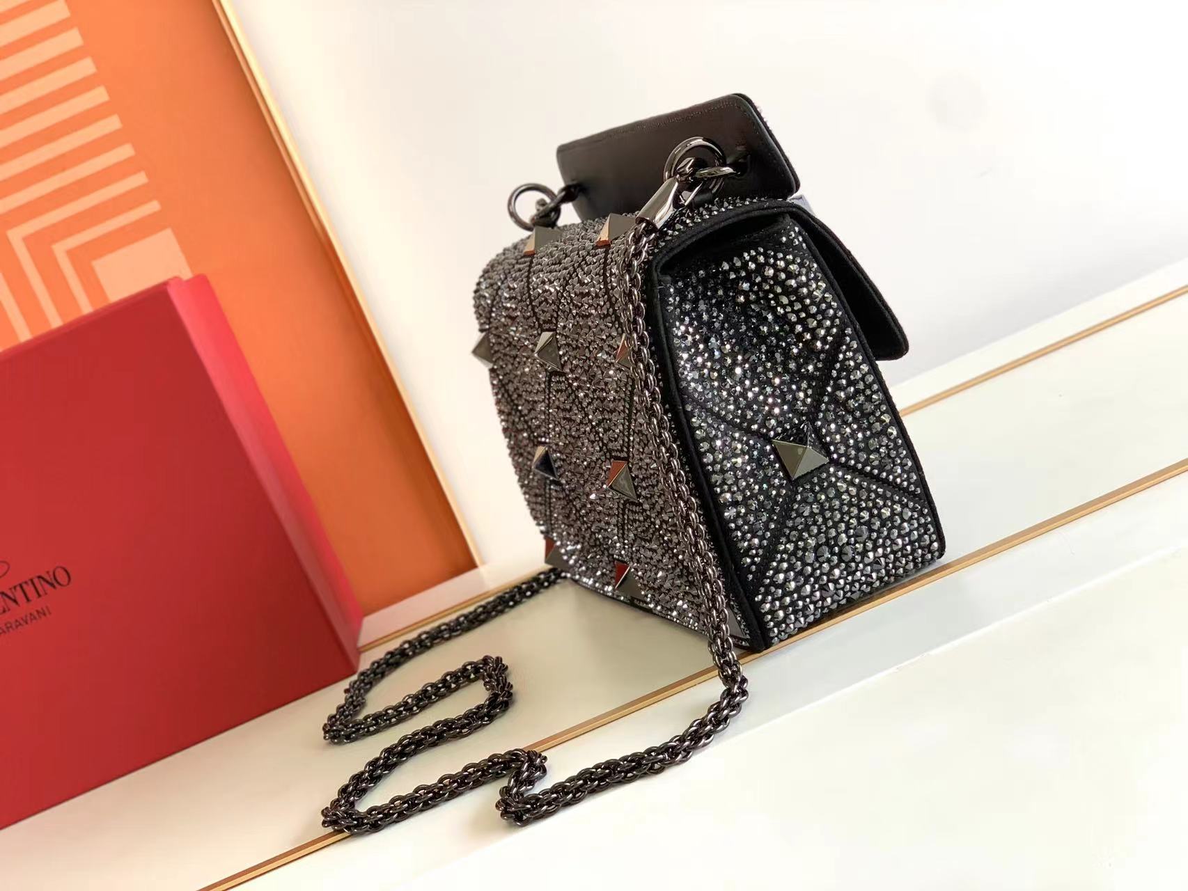 Valentino Roman Stud The Soulder BAG In Nappa With Chain-26x16x8CM