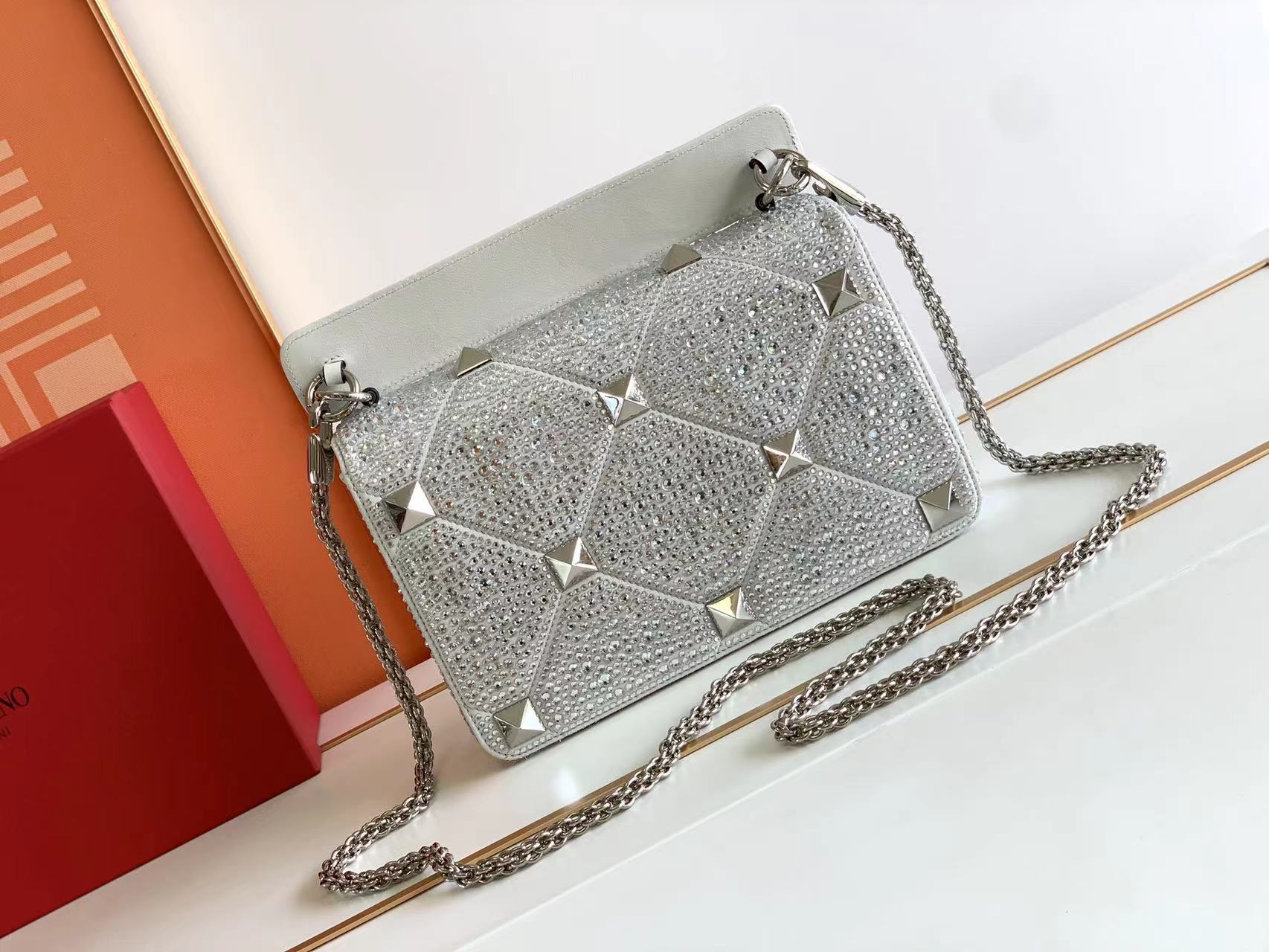 Valentino Roman Stud The Soulder BAG In Nappa With Chain-26x16x8CM