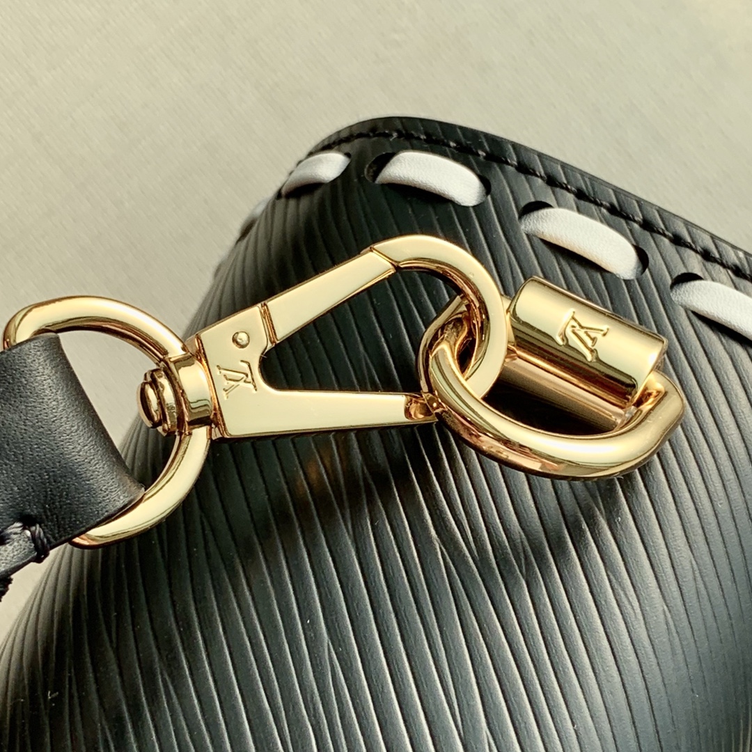 l**is V*t*n wild at heart twist mm-23*17*9.5cm