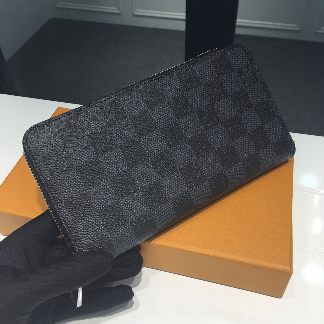 l**is V*t*n zippy wallet-19*10*2cm