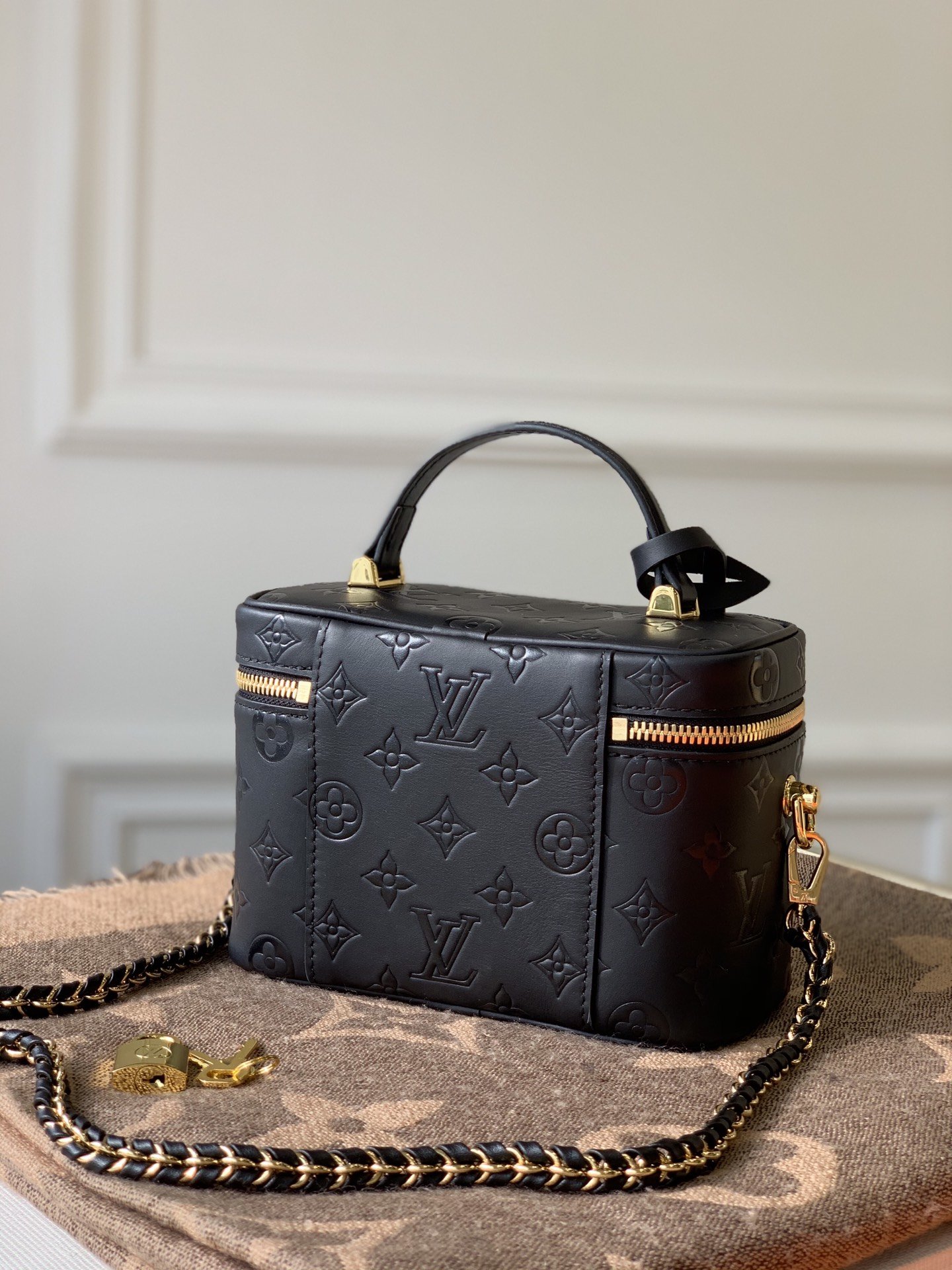 l**is V*t*n cosmetic bag m42264-14*19*10cm