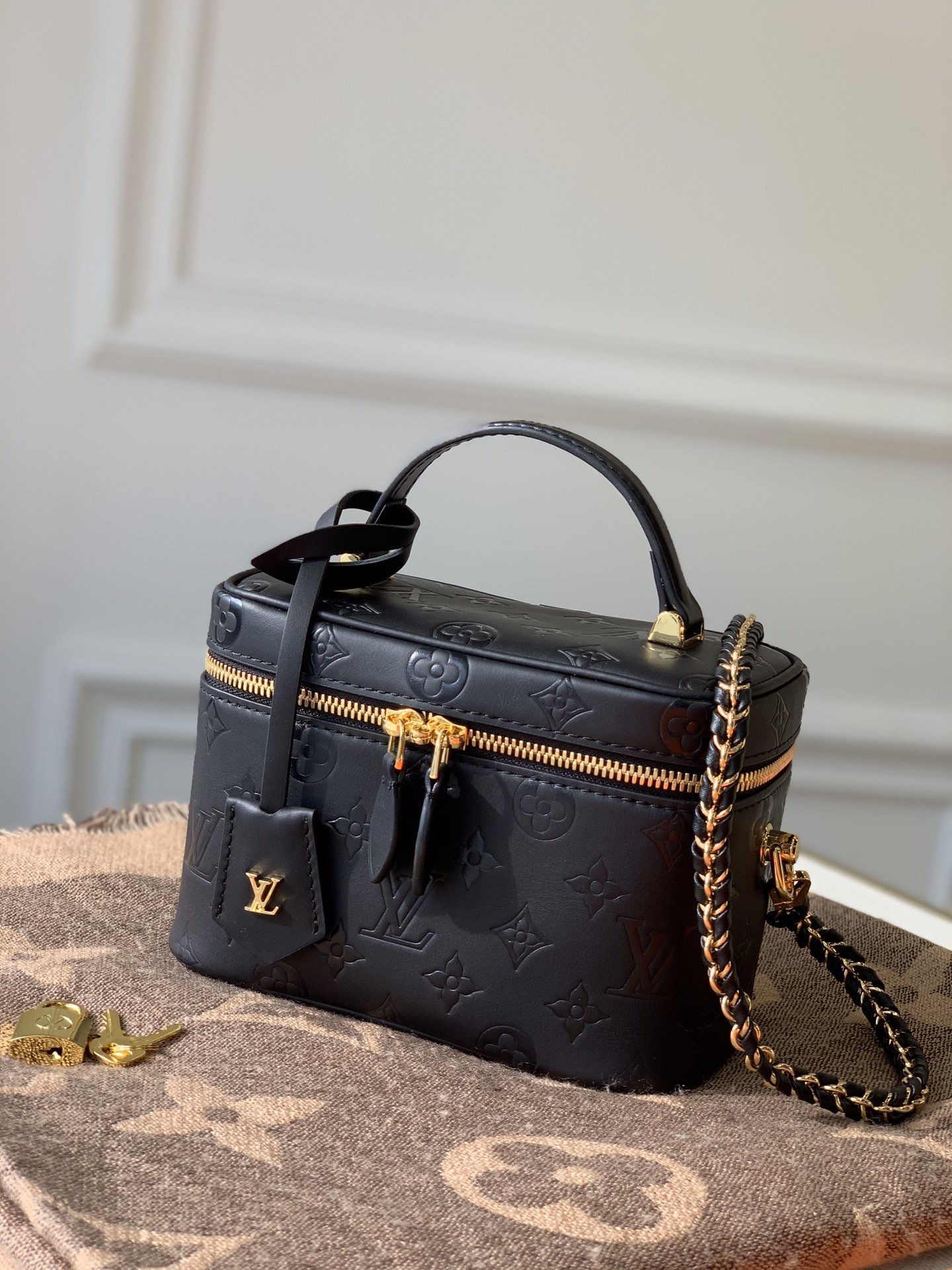 l**is V*t*n cosmetic bag m42264-14*19*10cm