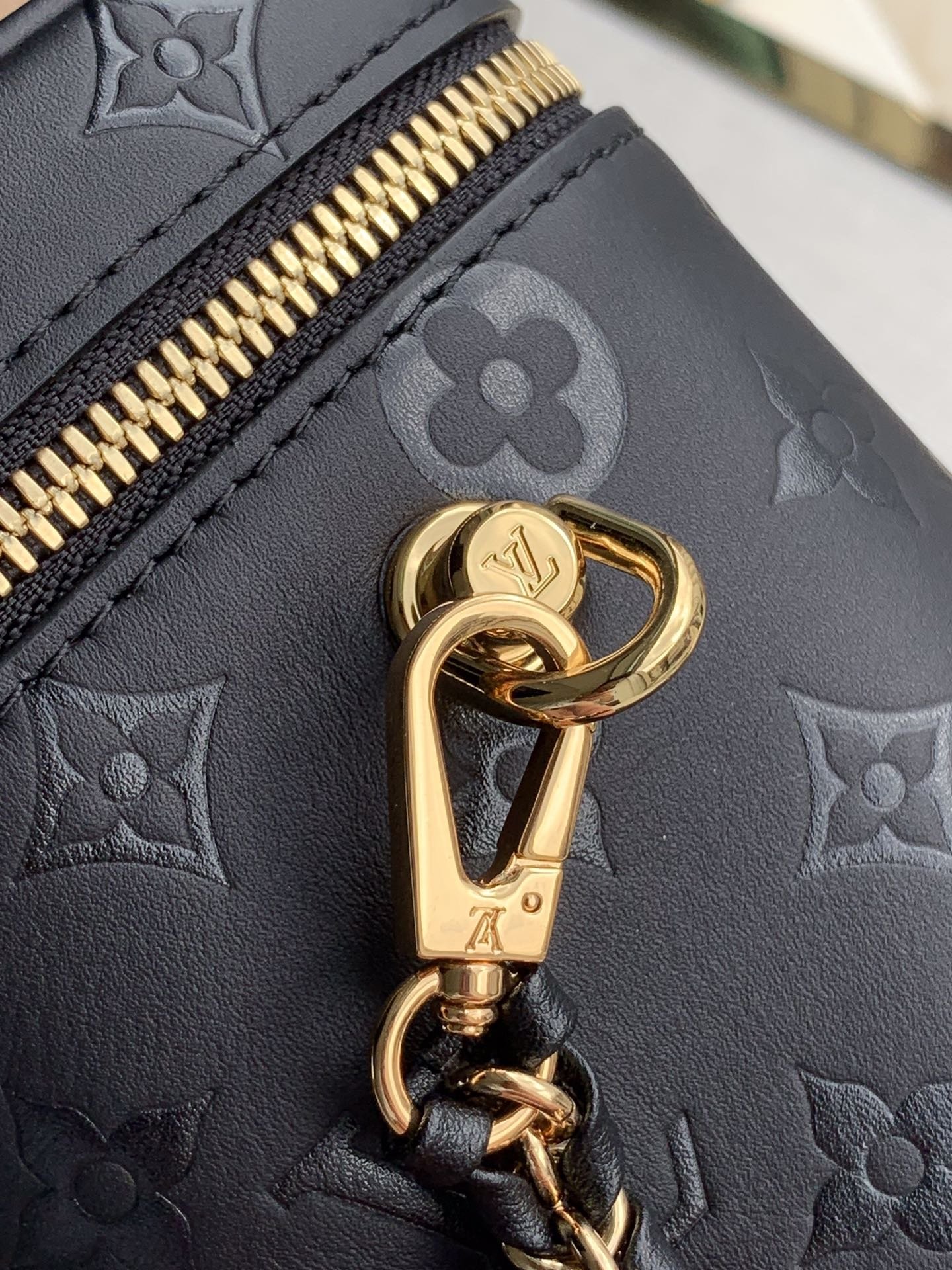 l**is V*t*n cosmetic bag m42264-14*19*10cm