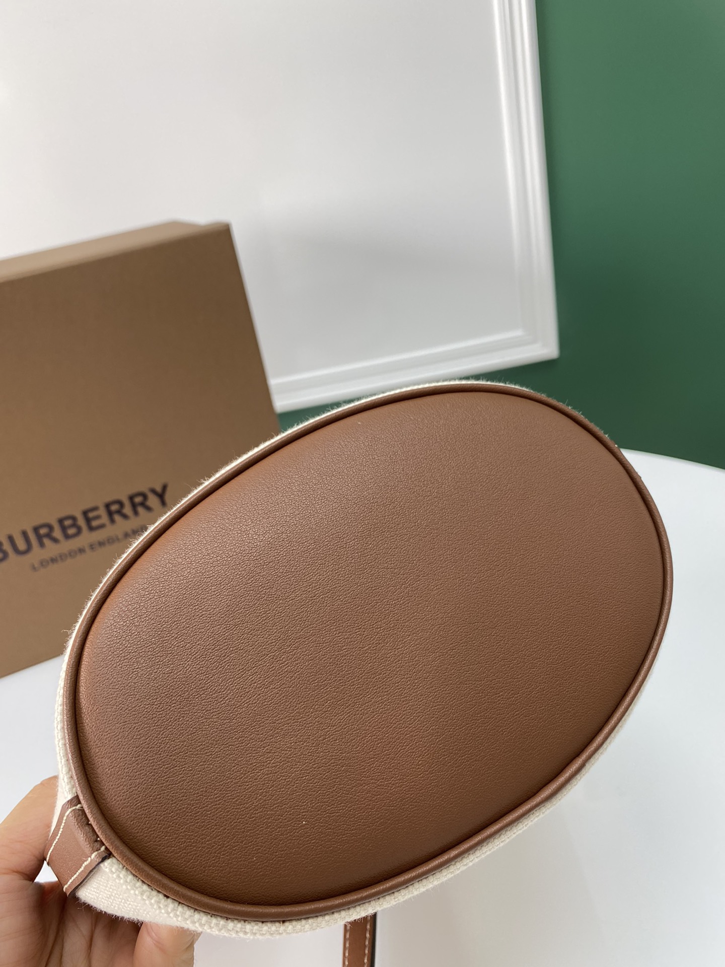 B**rry pocket bag-17 x 12 x 26cm