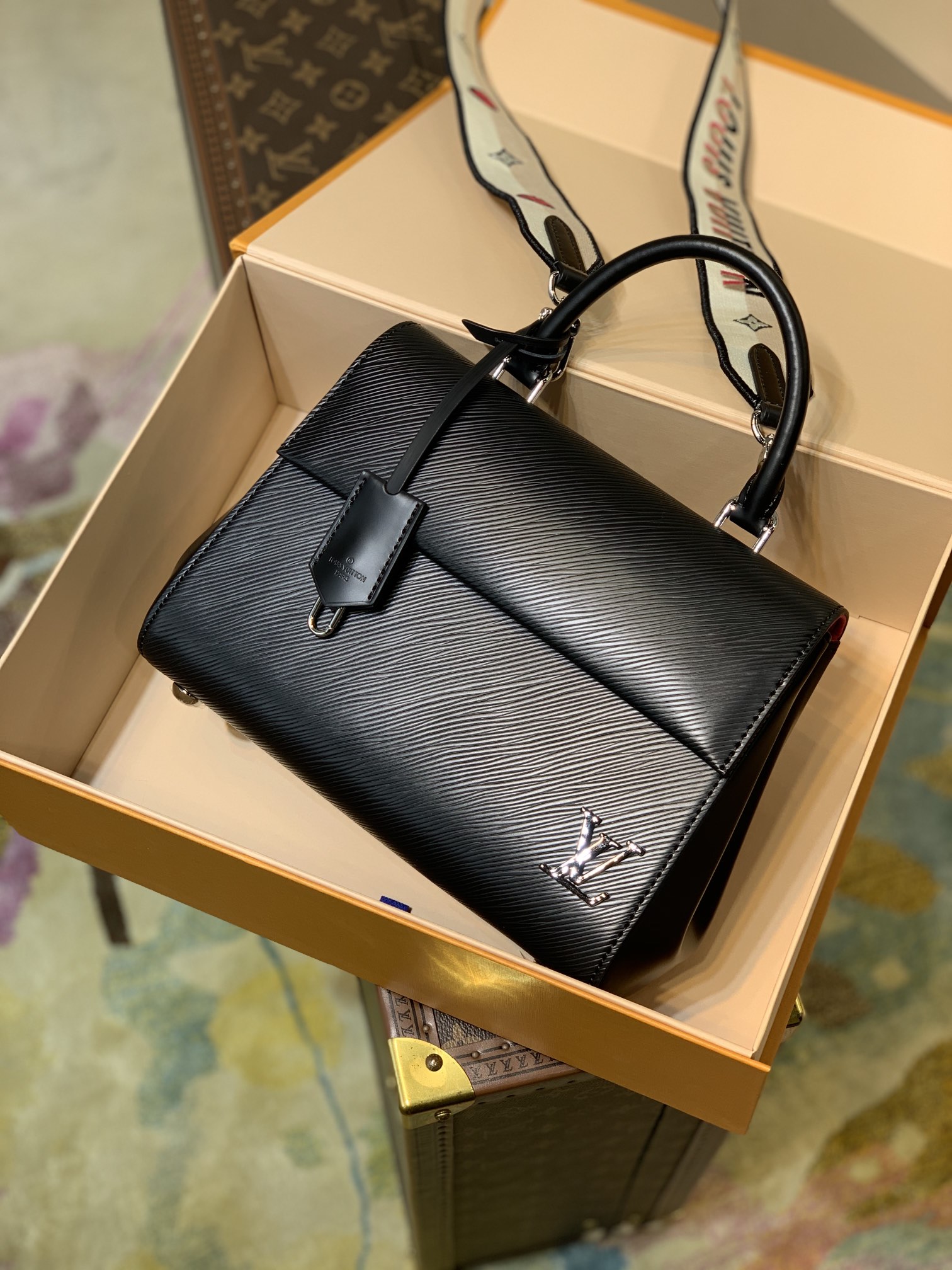 l**is V*t*n cluny bb handbags-m41305-28*19*11cm