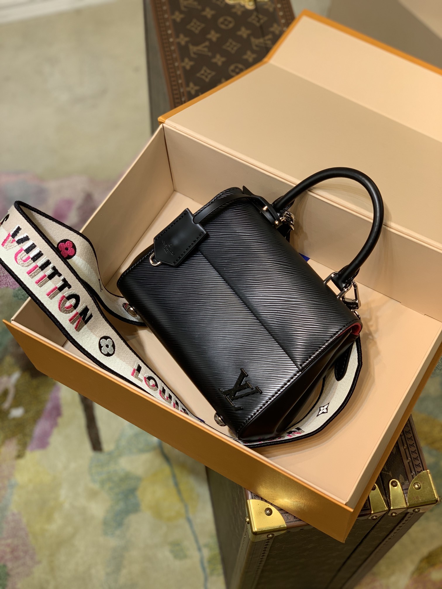 l**is V*t*n cluny handbags-m58931-20*16*7.5cm