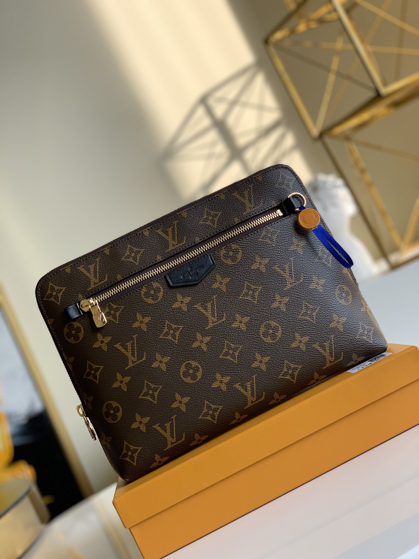 l**is V*t*n new pouch-21*27*5cm