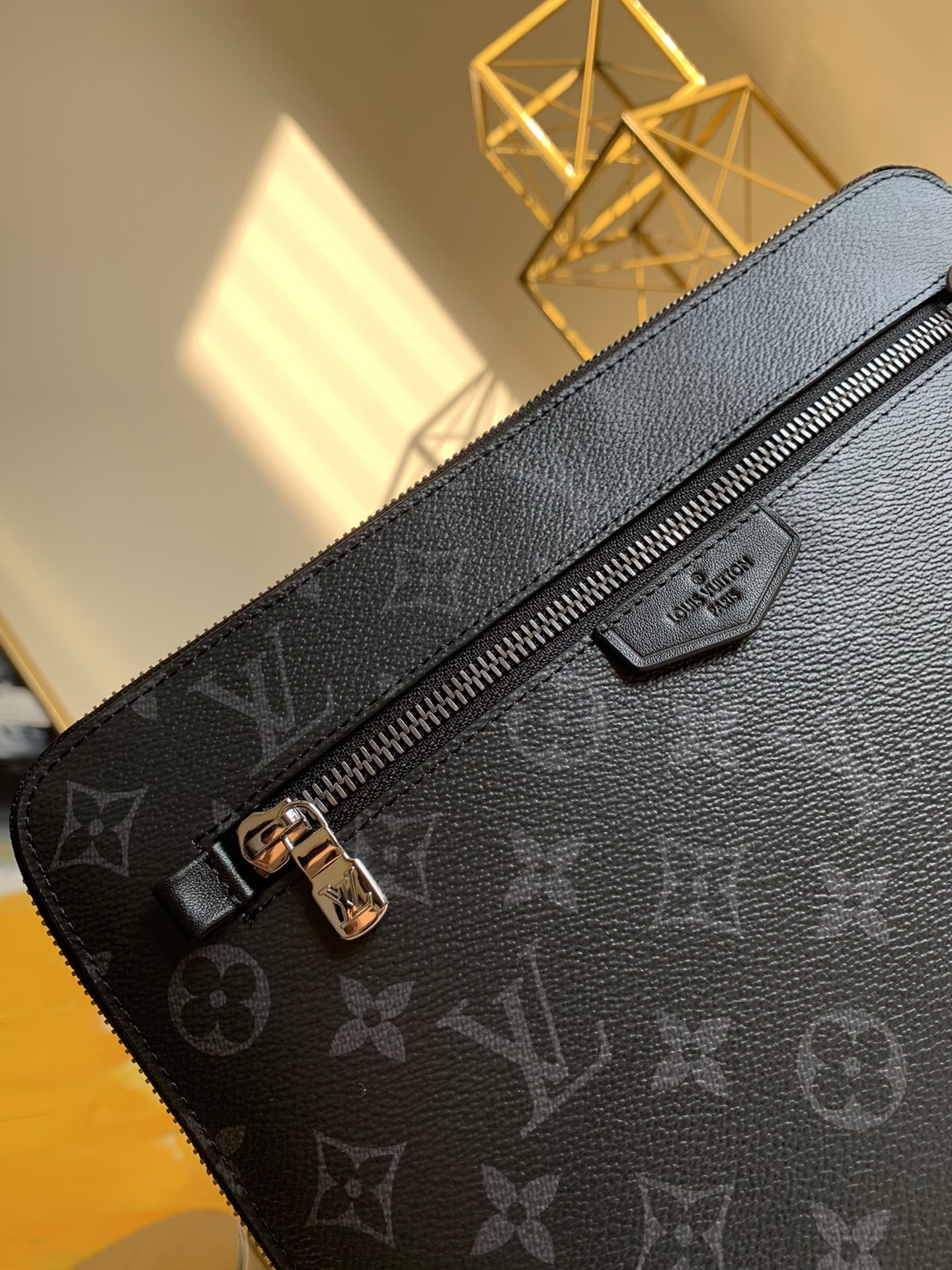 l**is V*t*n new pouch-21*27*5cm