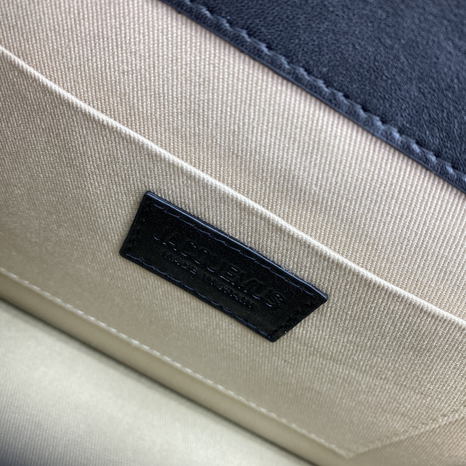 Jacquemus Large Bamnino Bag-24x13x7CM