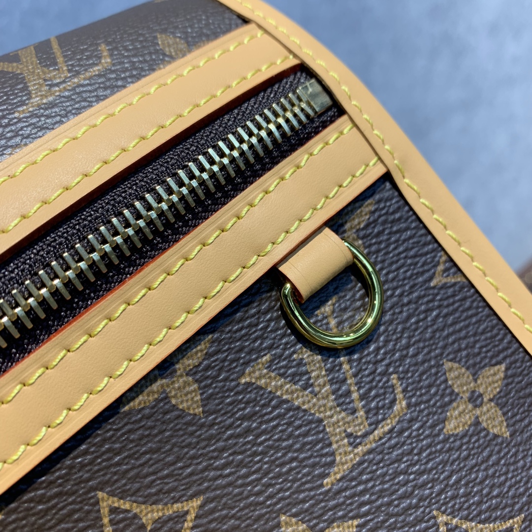 l**is V*t*n m40106 vintage bag-25×9×21cm