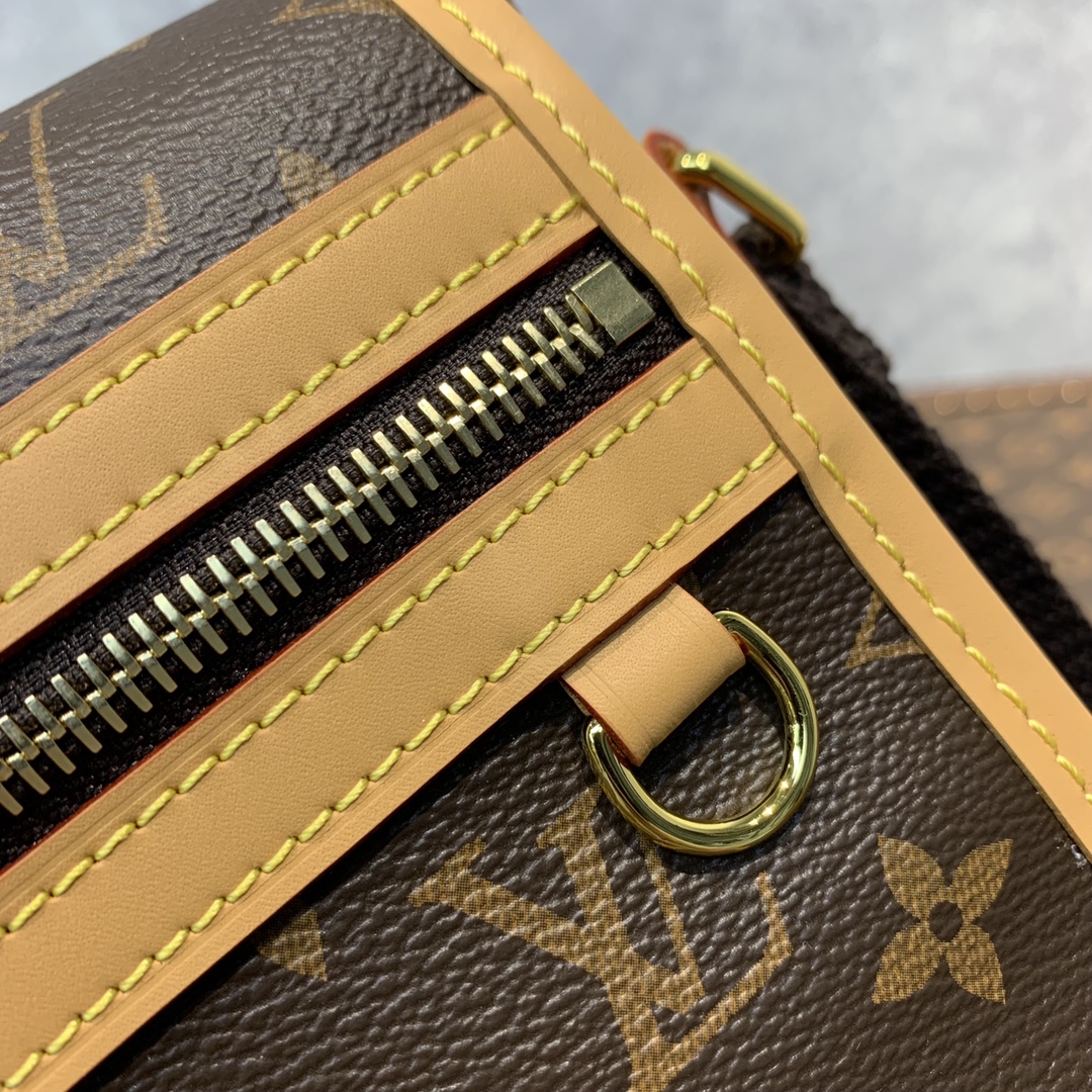 l**is V*t*n m40105 vintage bag-34×9.5×26cm