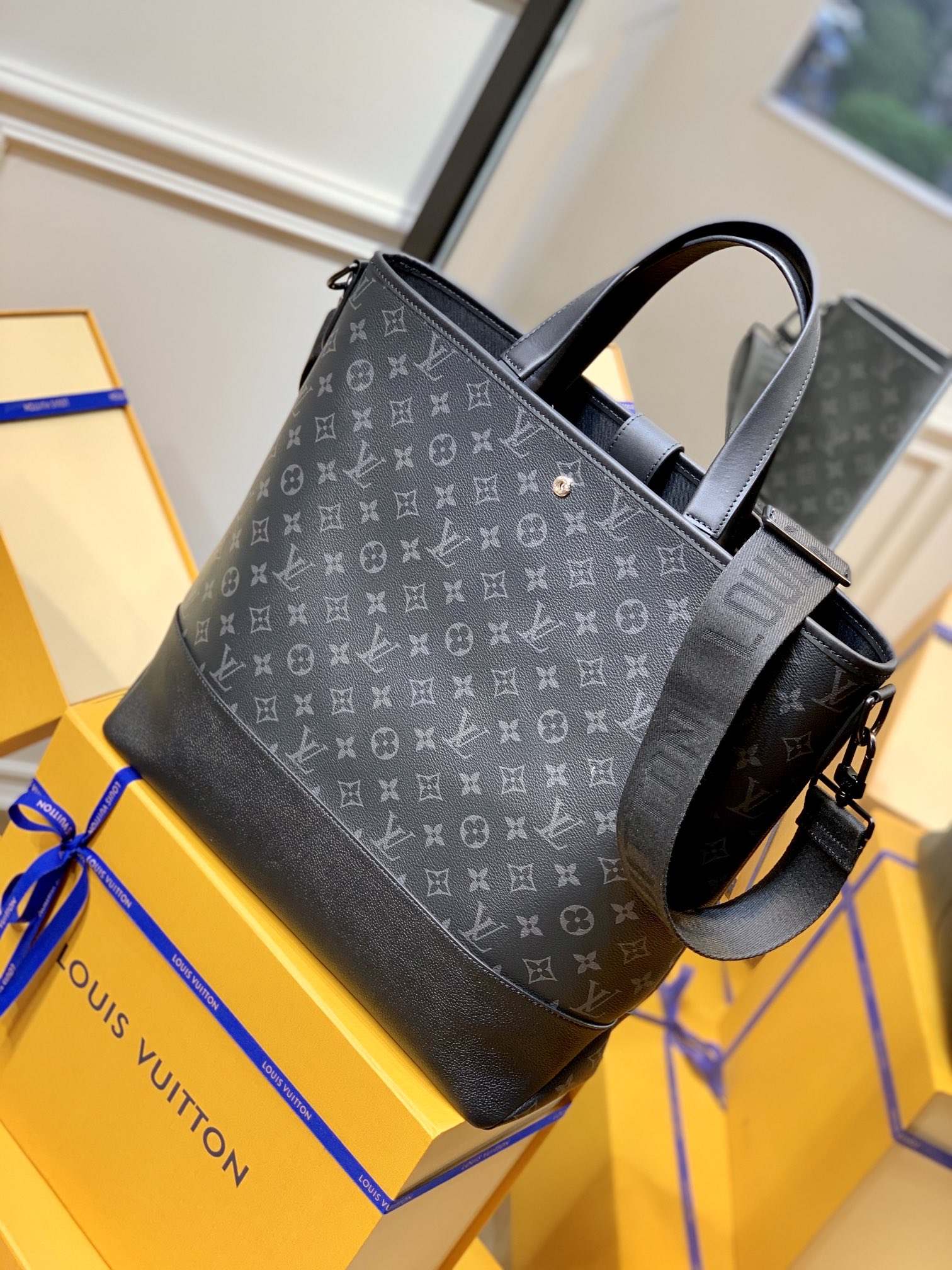 l**is V*t*n m45914 monogram eclipse saumur-38*37*13m