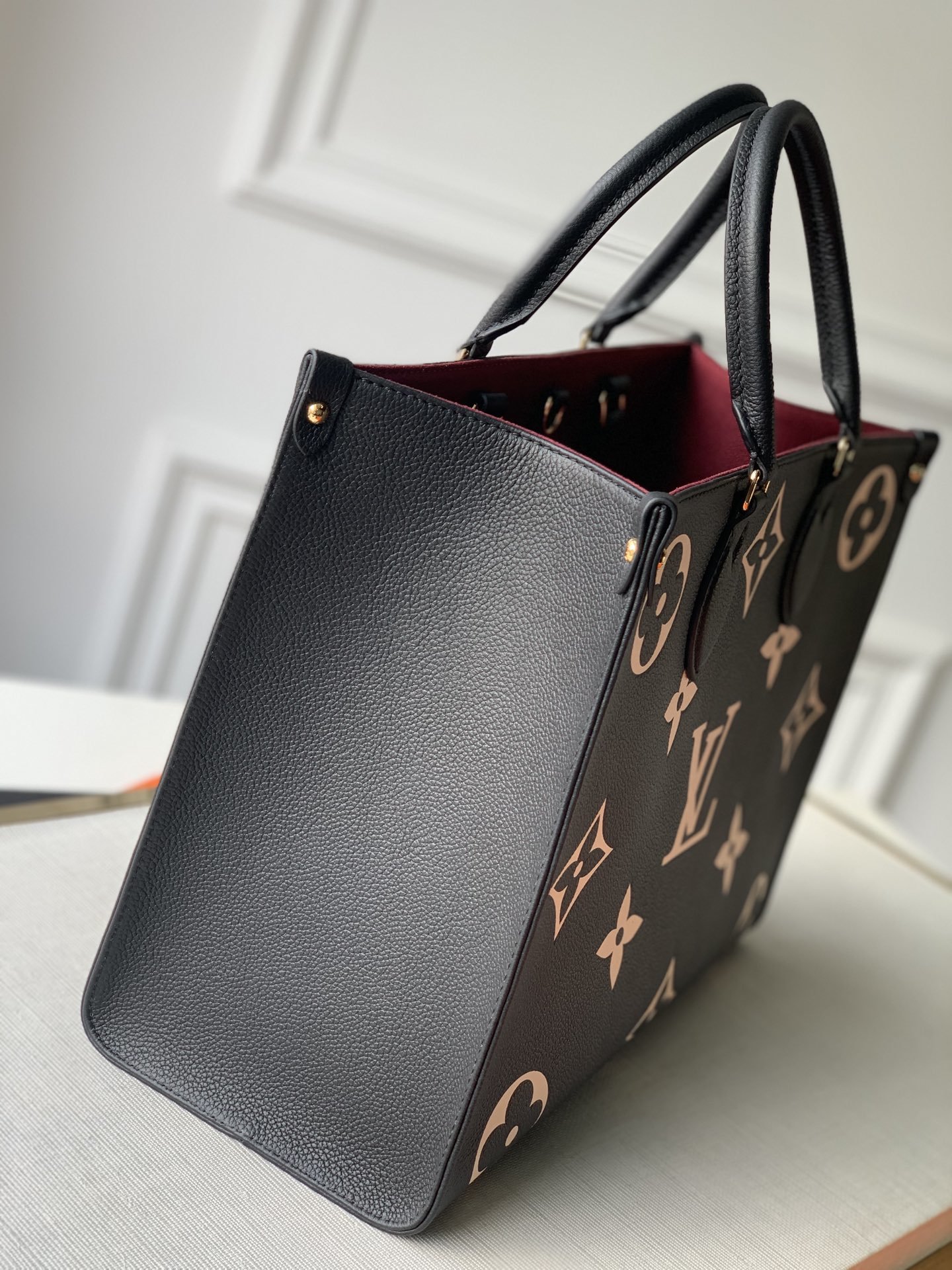 l**is V*t*n small onthego handbag-35*28*15cm