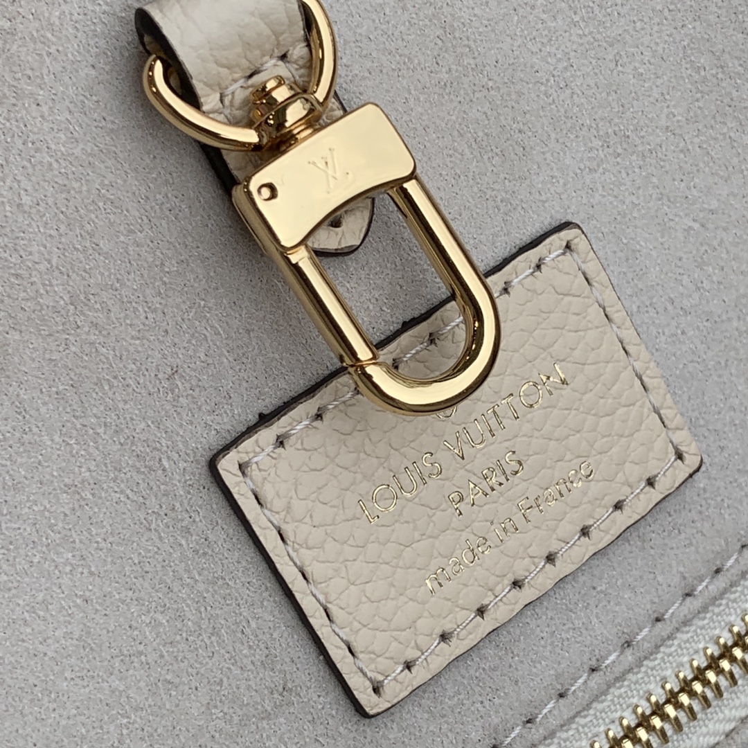 l**is V*t*n by the pooll onthego handbag-35*27*14cm