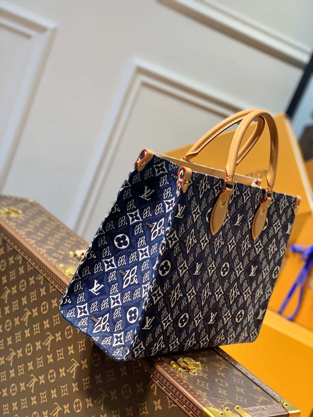 l**is V*t*n small onthego handbag-35*28*15cm