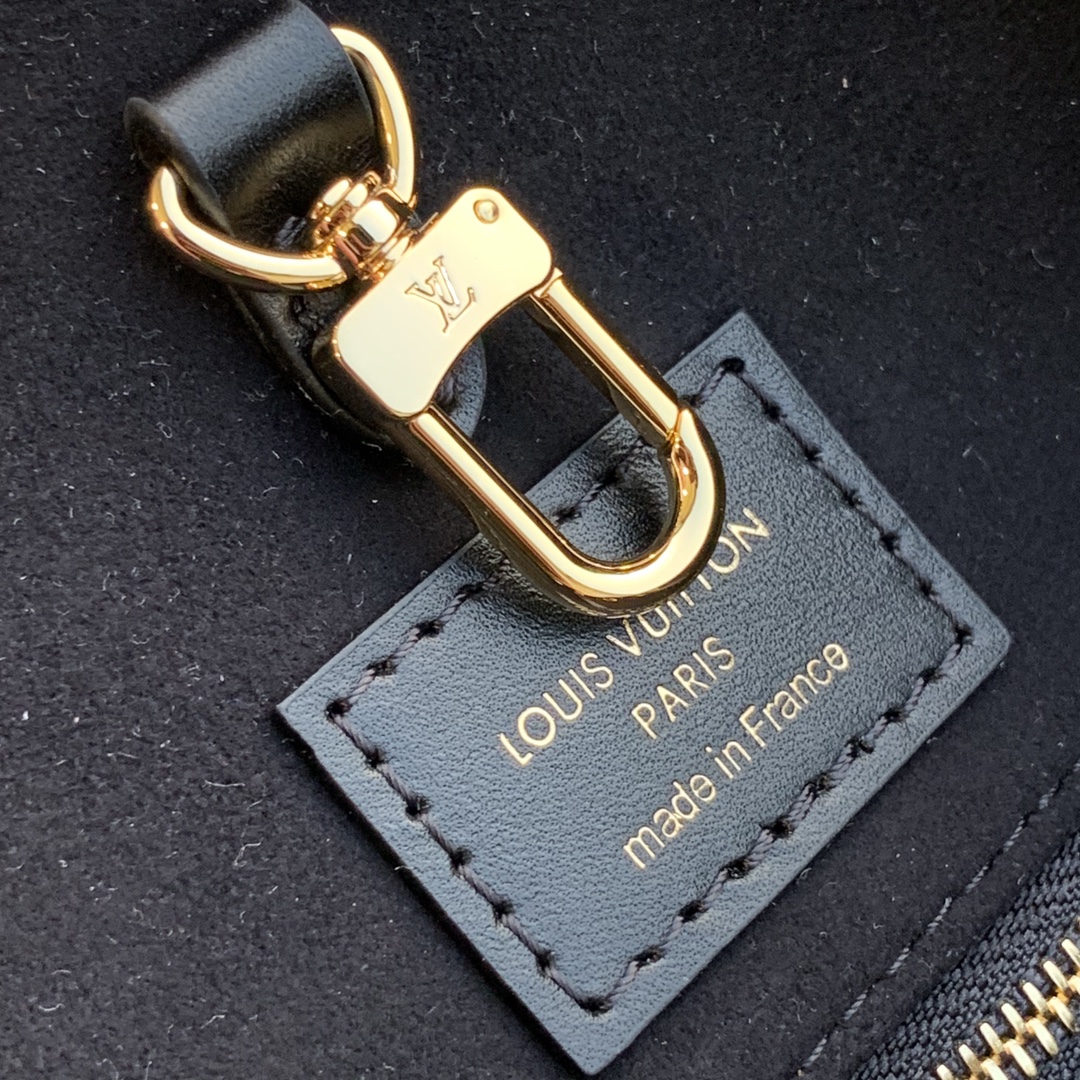 l**is V*t*n by the pooll onthego handbag-35*27*14cm