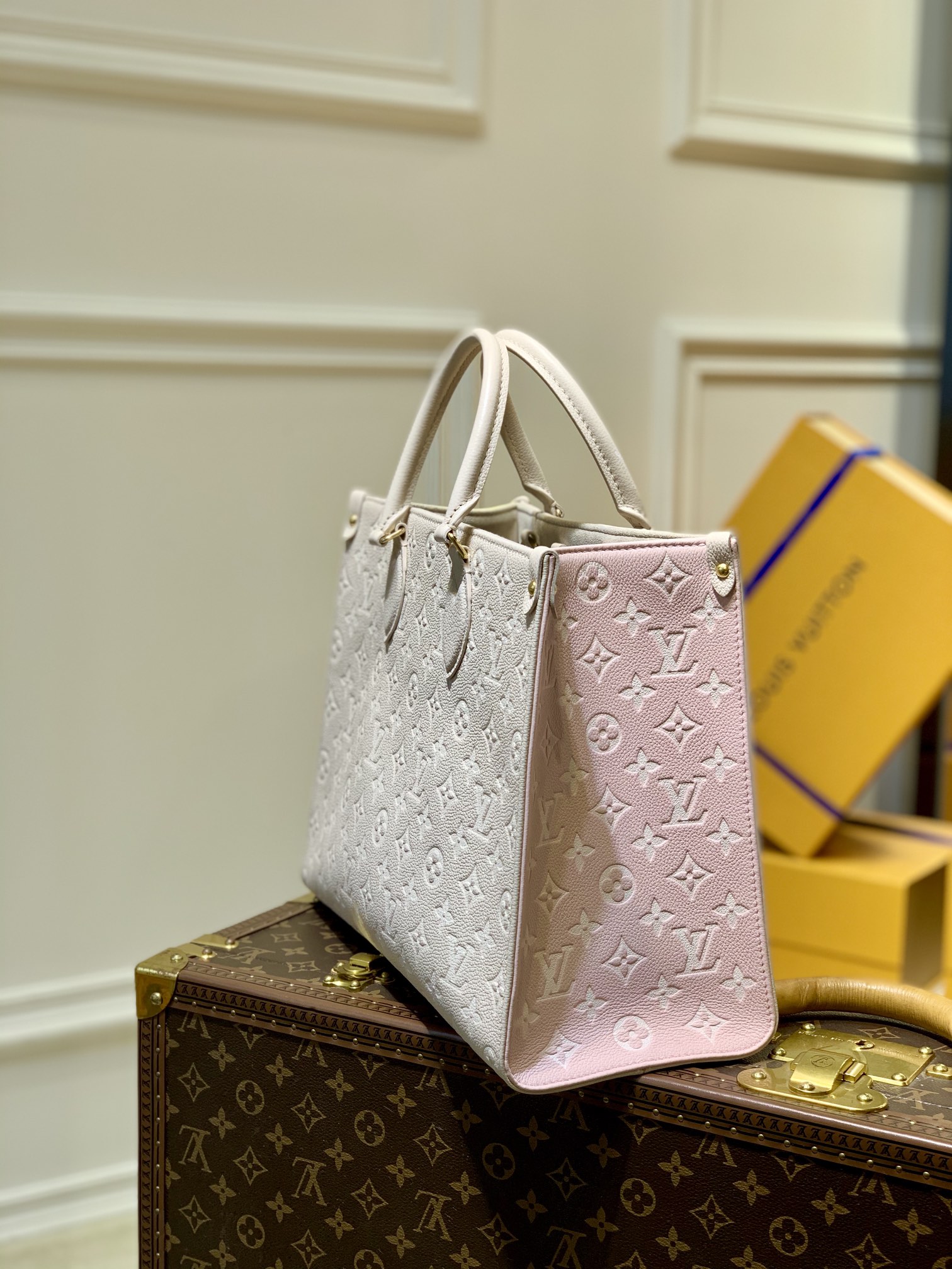 l**is V*t*n spring in the city onthego handbag-35*27*14cm