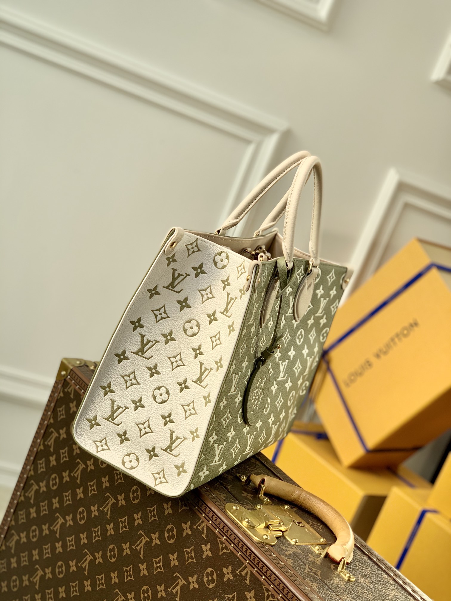 l**is V*t*n spring in the city onthego handbag-35*27*14cm