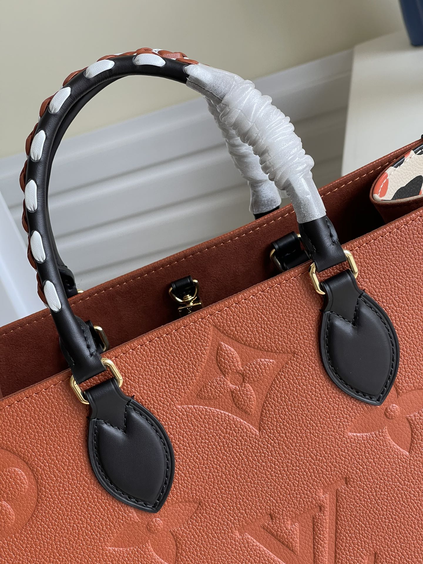 l**is V*t*n small onthego handbag-35*28*15cm