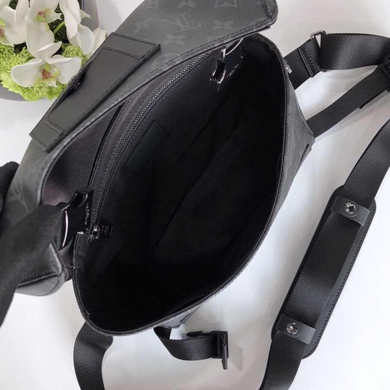 l**is V*t*n messenger mm voyager-m40511-32*23*9cm