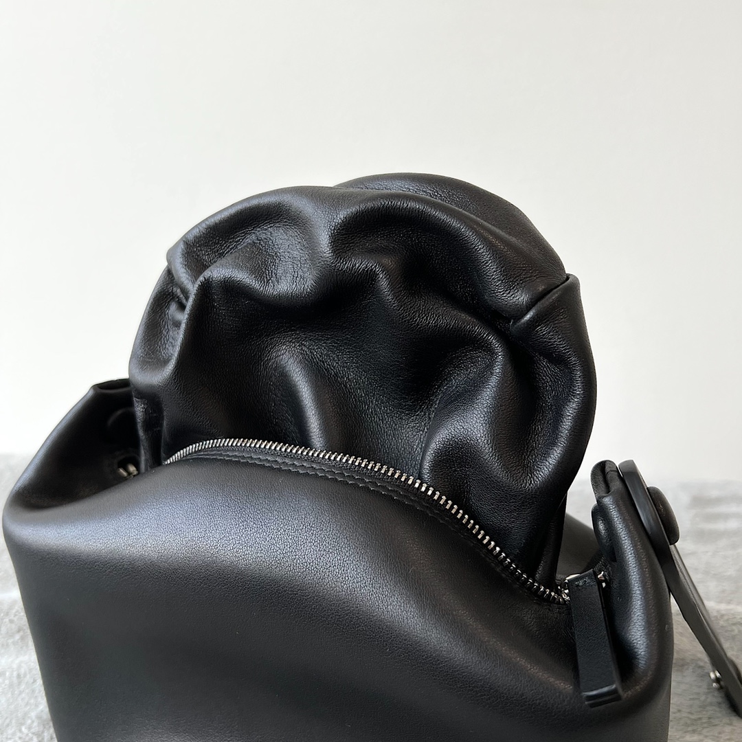 Bo*te*ga ve*ne*ta the row bag-18*13*14cm