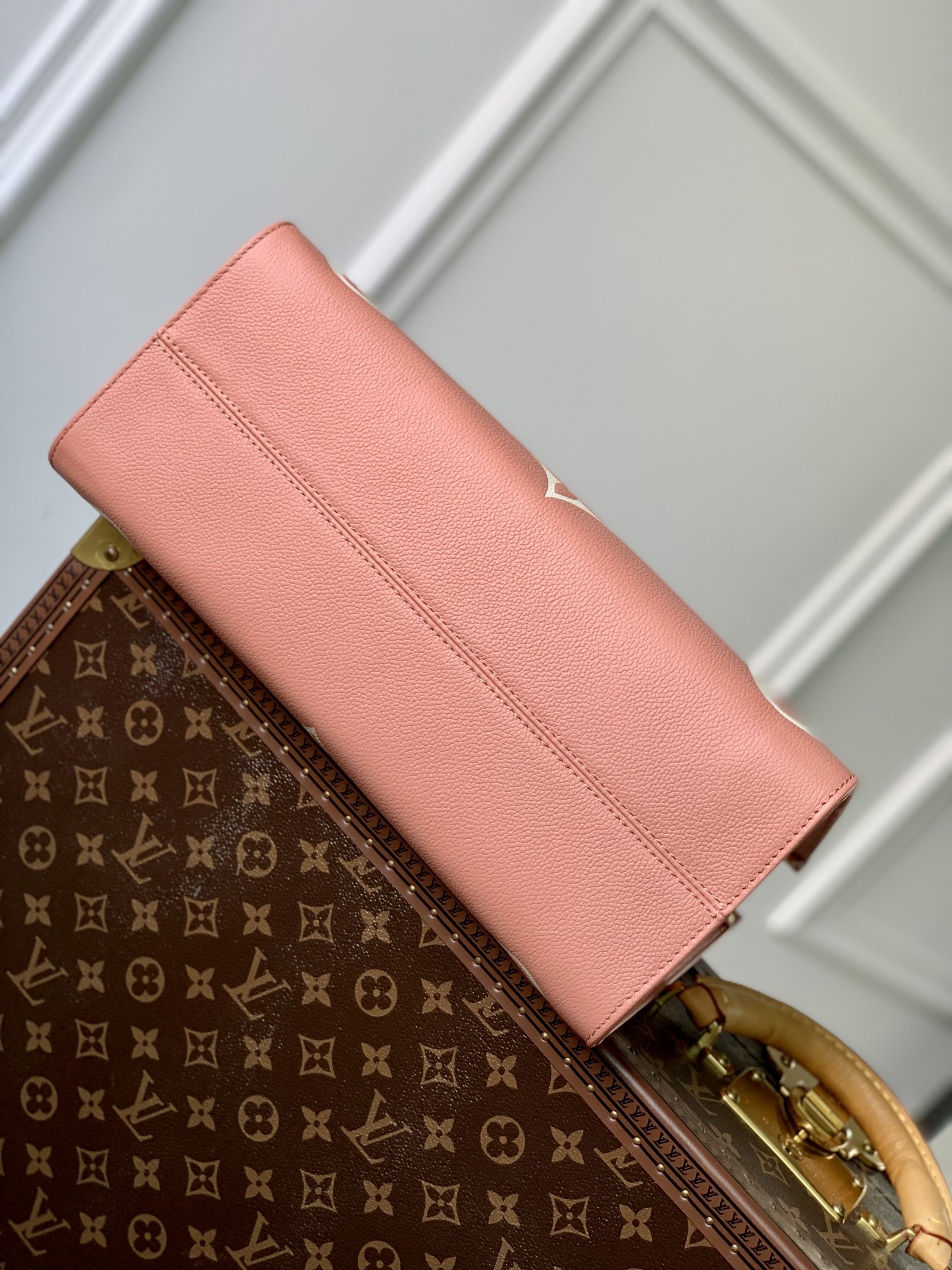 l**is V*t*n onthego handbag-35*27*14cm
