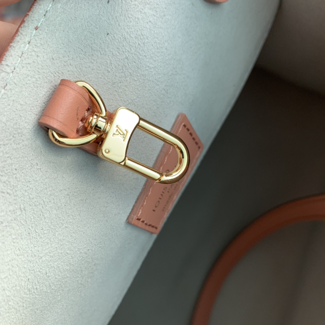 l**is V*t*n onthego handbag-35*27*14cm