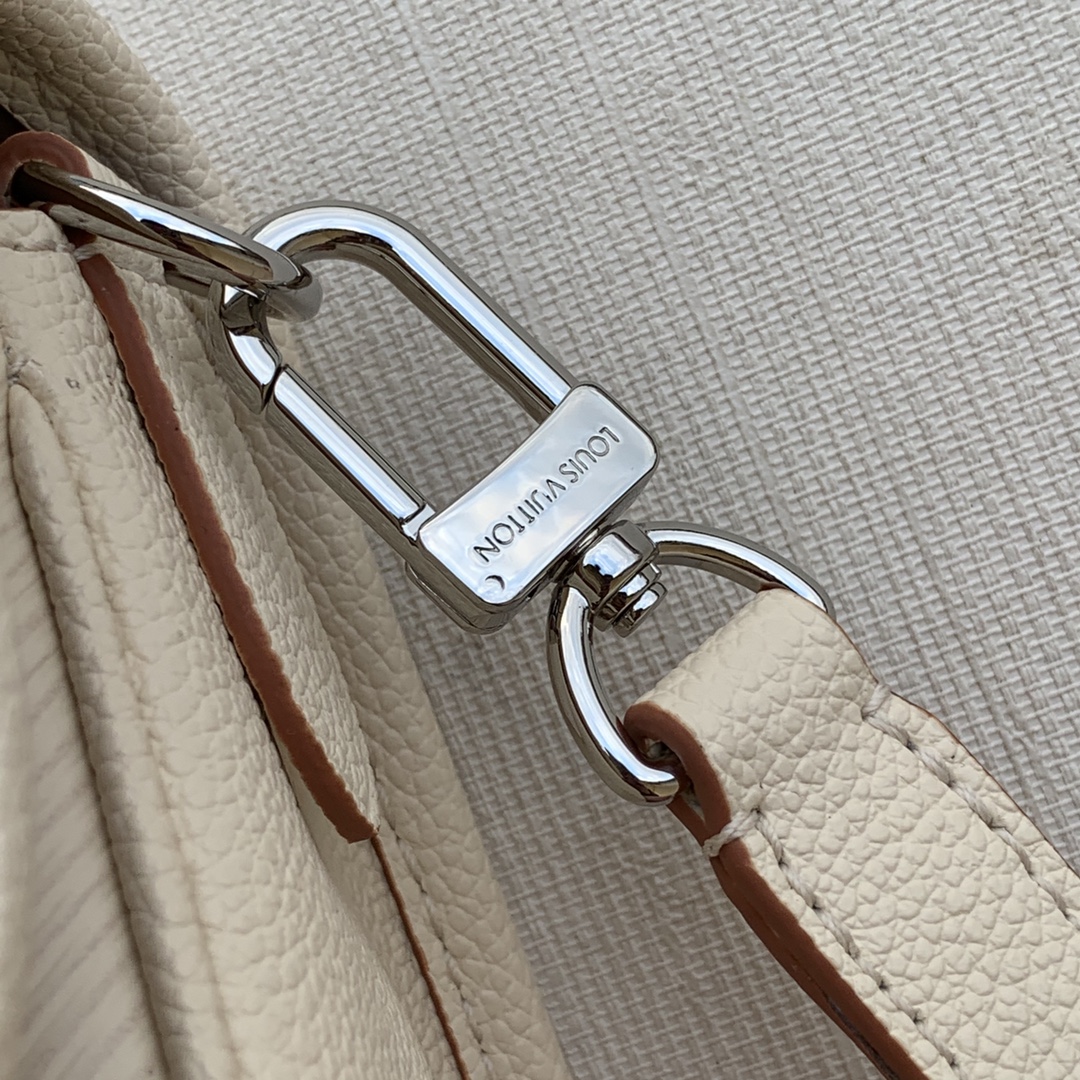 l**is V*t*n buci handbag-24.5 x 15.5 x 9cm