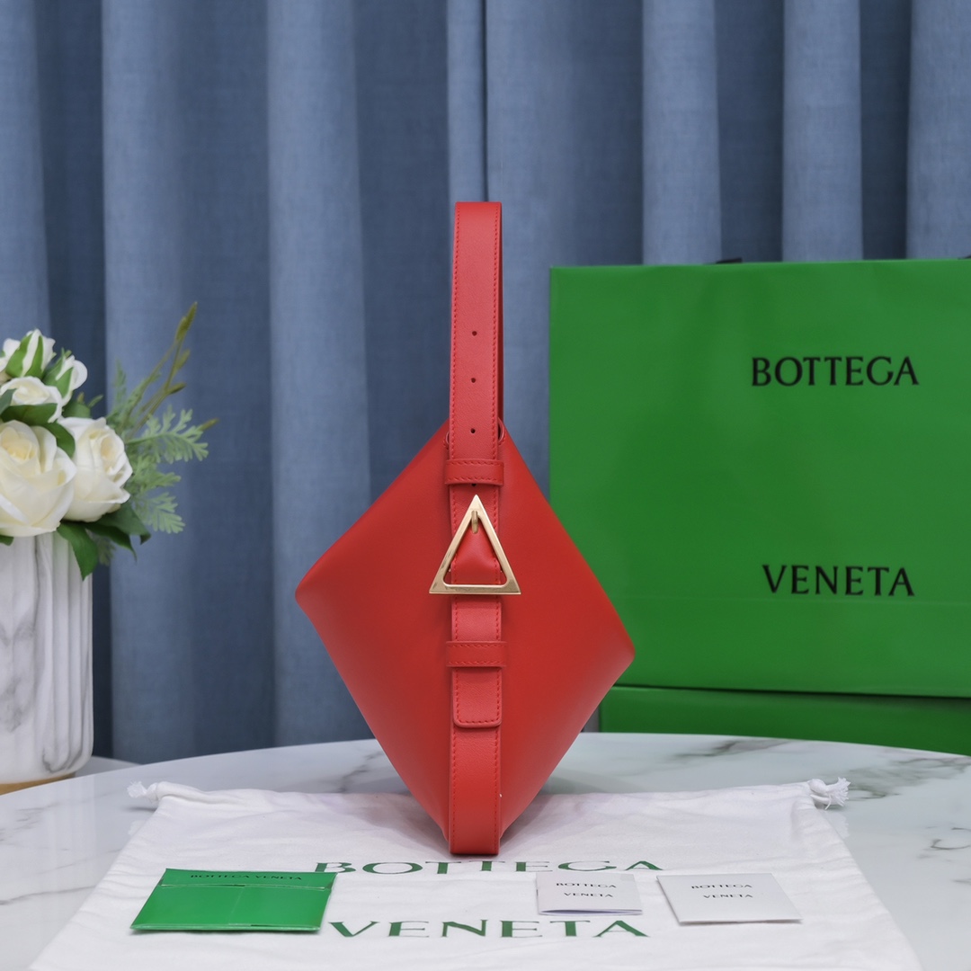 Bo*te*ga ve*ne*tacradle tote-30x23x16cm