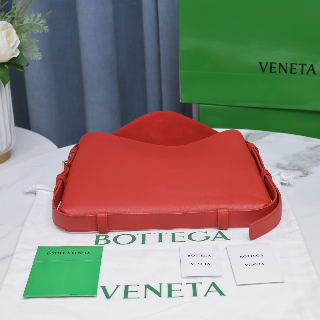Bo*te*ga ve*ne*tacradle tote-30x23x16cm