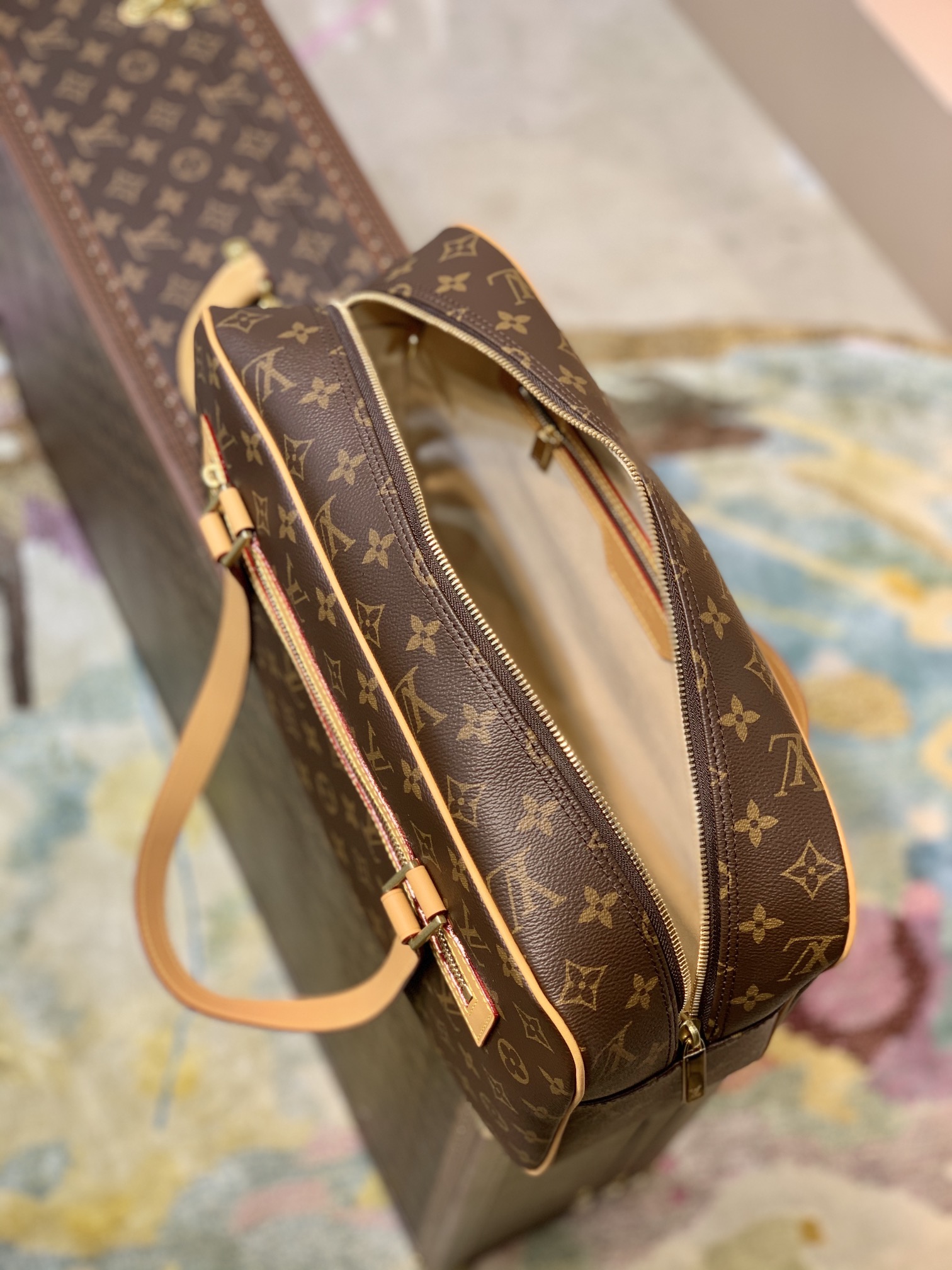 l**is V*t*n vintage handbags -m51181-23 × 37 × 12cm