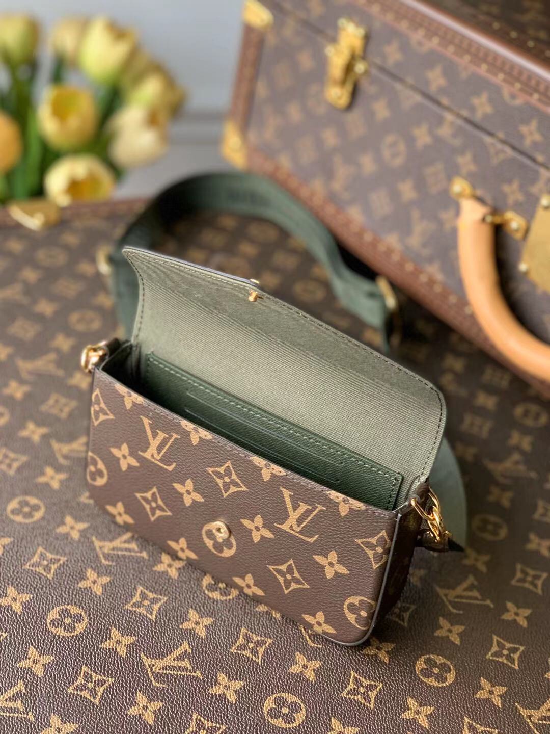 l**is V*t*n multi pochette félicie bag -17x9.6x3.5cm
