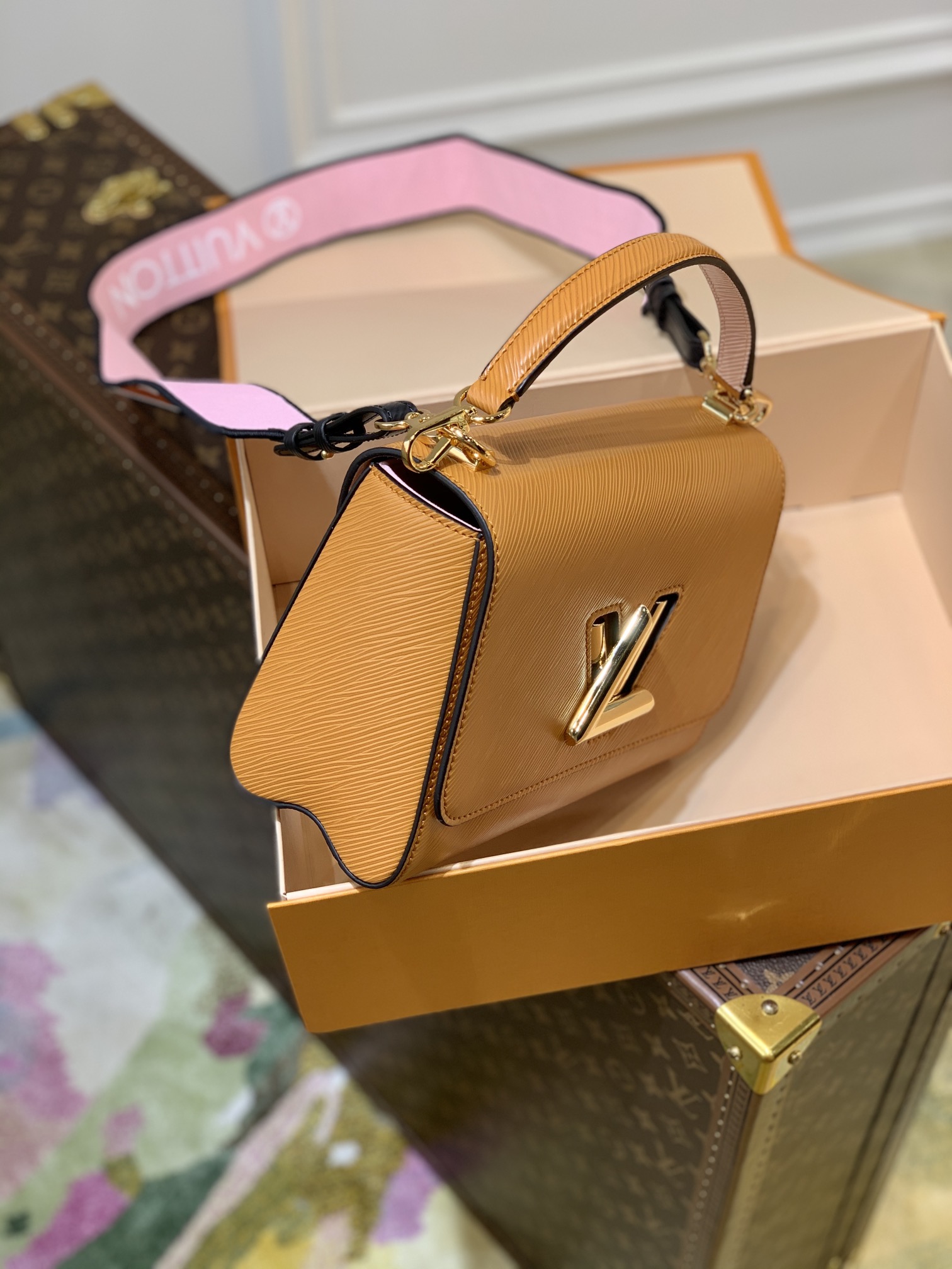 l**is V*t*n twist mm-23*17*9.5cm