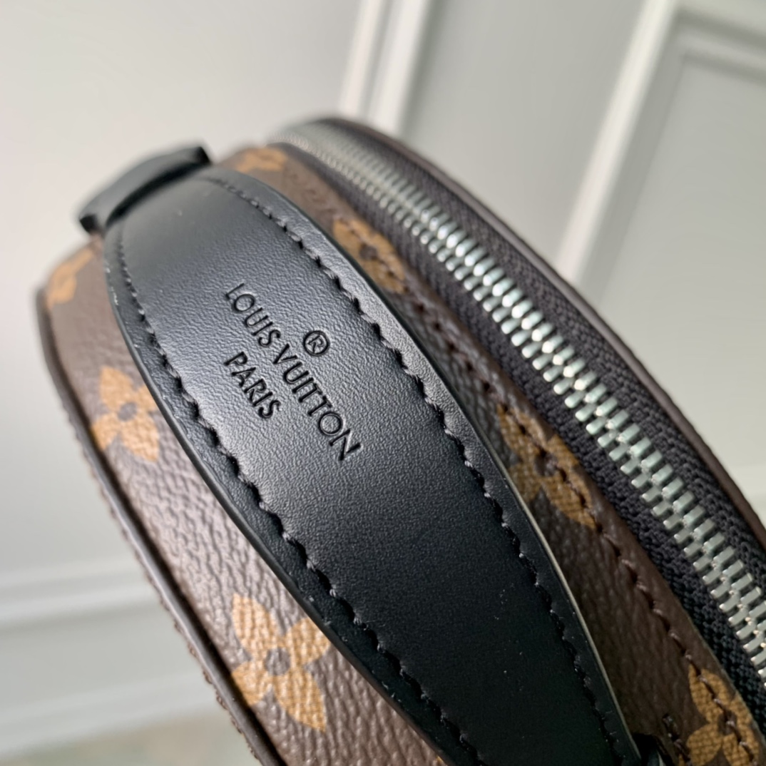 l**is V*t*n audio case-20×20×7cm