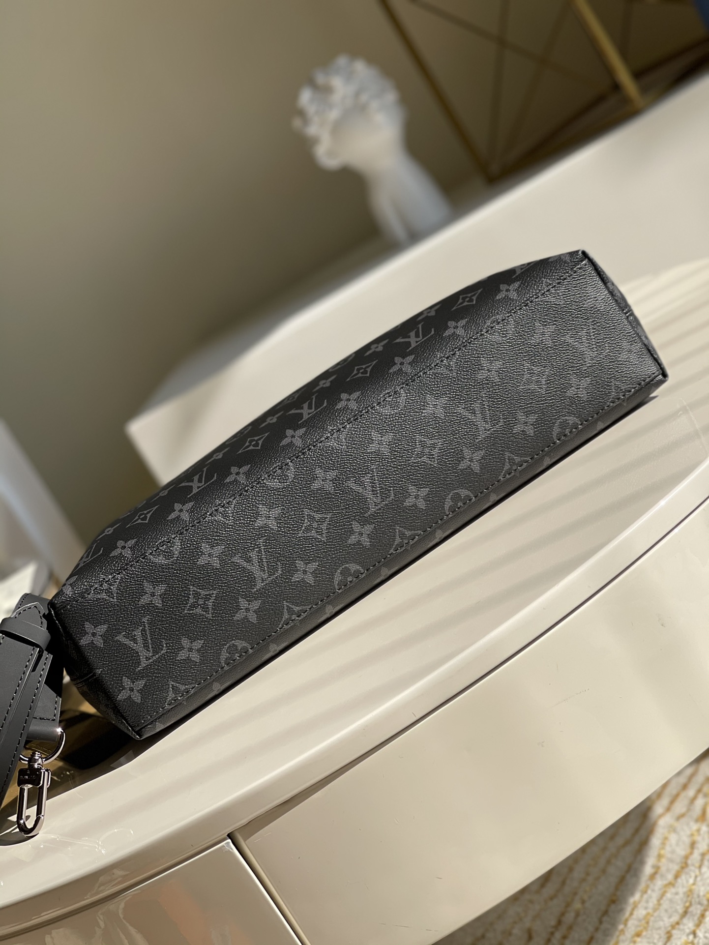 l**is V*t*n briefcase explorer handbags-39*30*10 cm