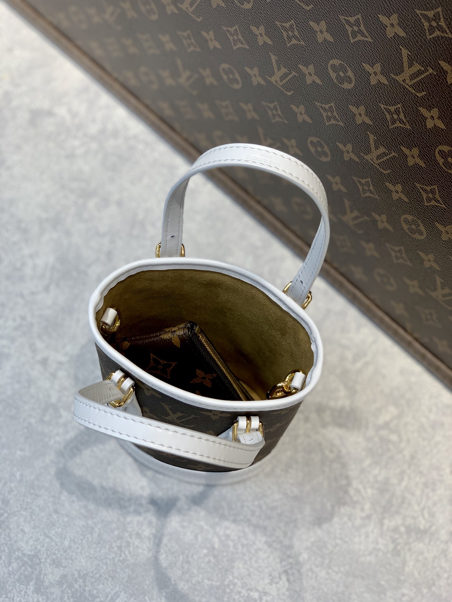 l**is V*t*n m81489 nano bucket-13*17*9cm
