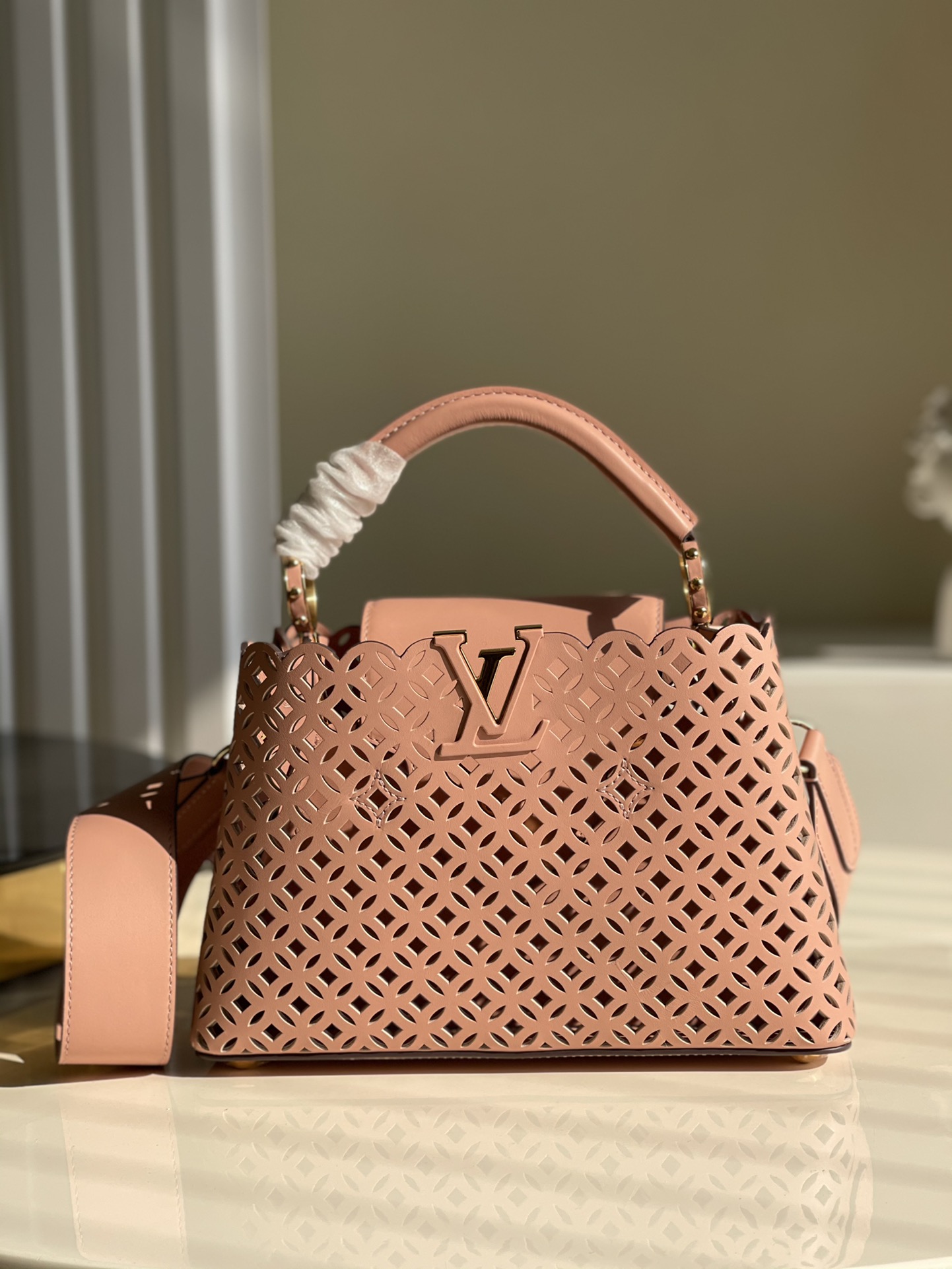 l**is V*t*n capucines handlebag-21* 14* 8&27*21*10cm