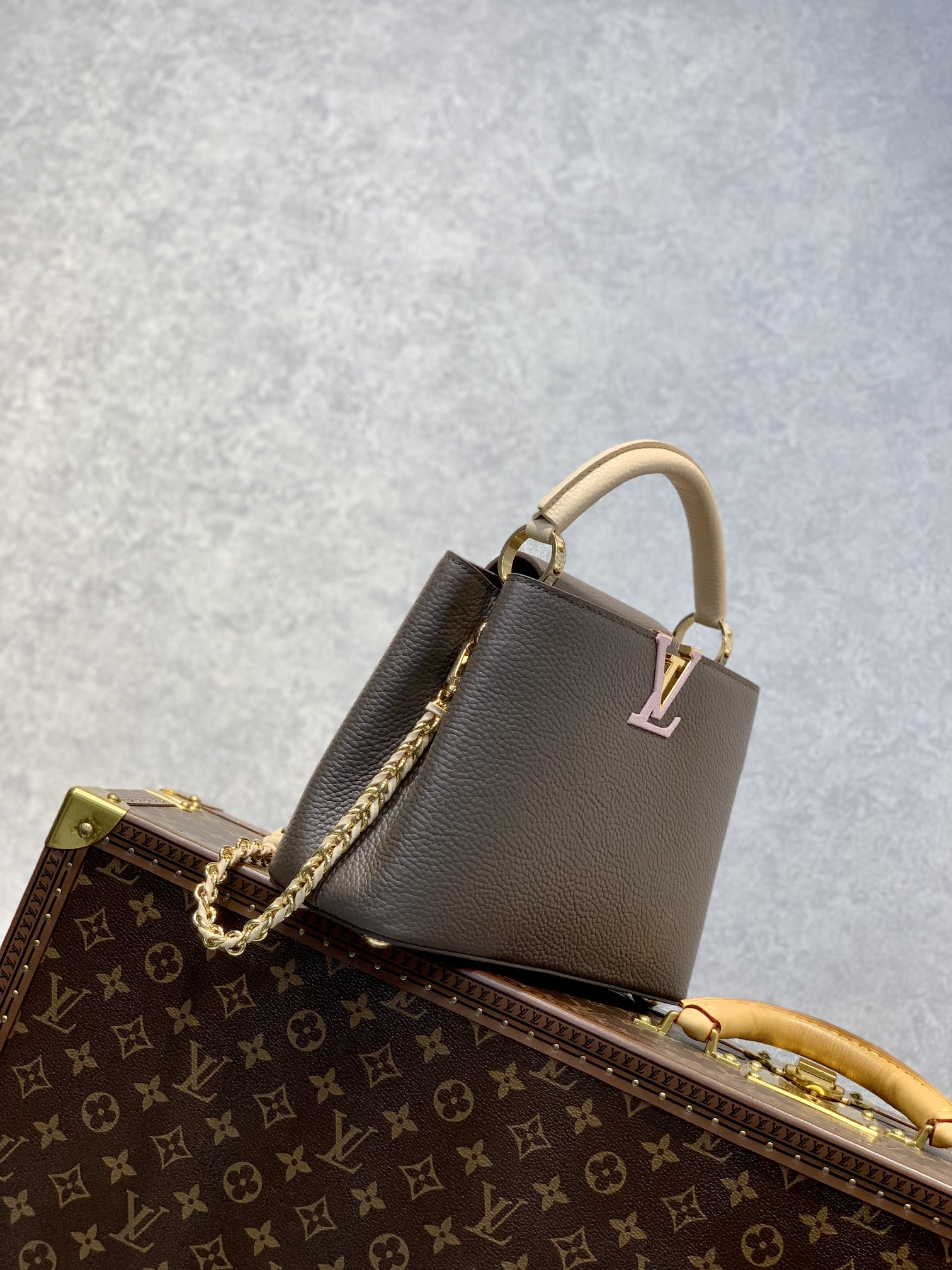l**is V*t*n capucines bb-27*18*9cm